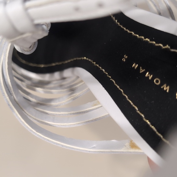 NWT Strappy heels - Picture 12 of 14